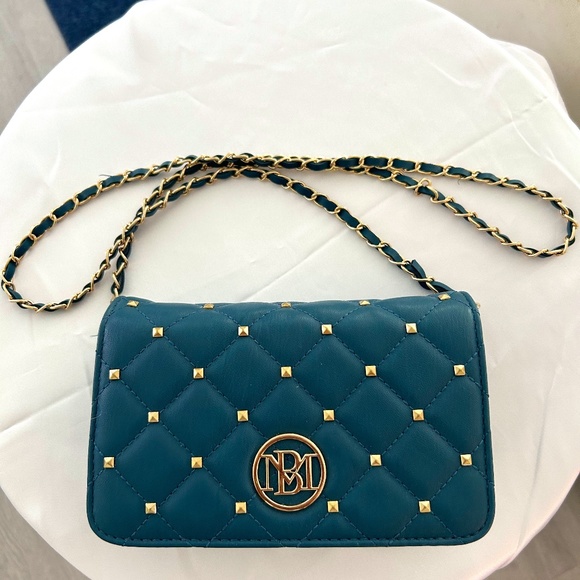 Badgley Mischka Handbags - Badgley Mischka Diamond Stud Clutch Bag